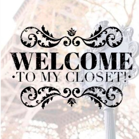 💋 Meet your Posher, Gabby - Picture 2 of 5